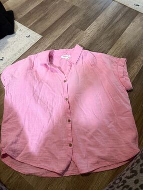 beachlunchlounge Soft Pink Button-Front Top